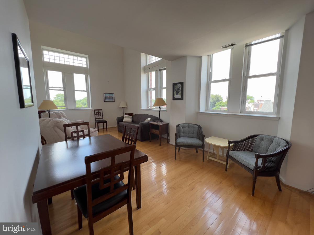 FAIRMOUNT - Residential Lease