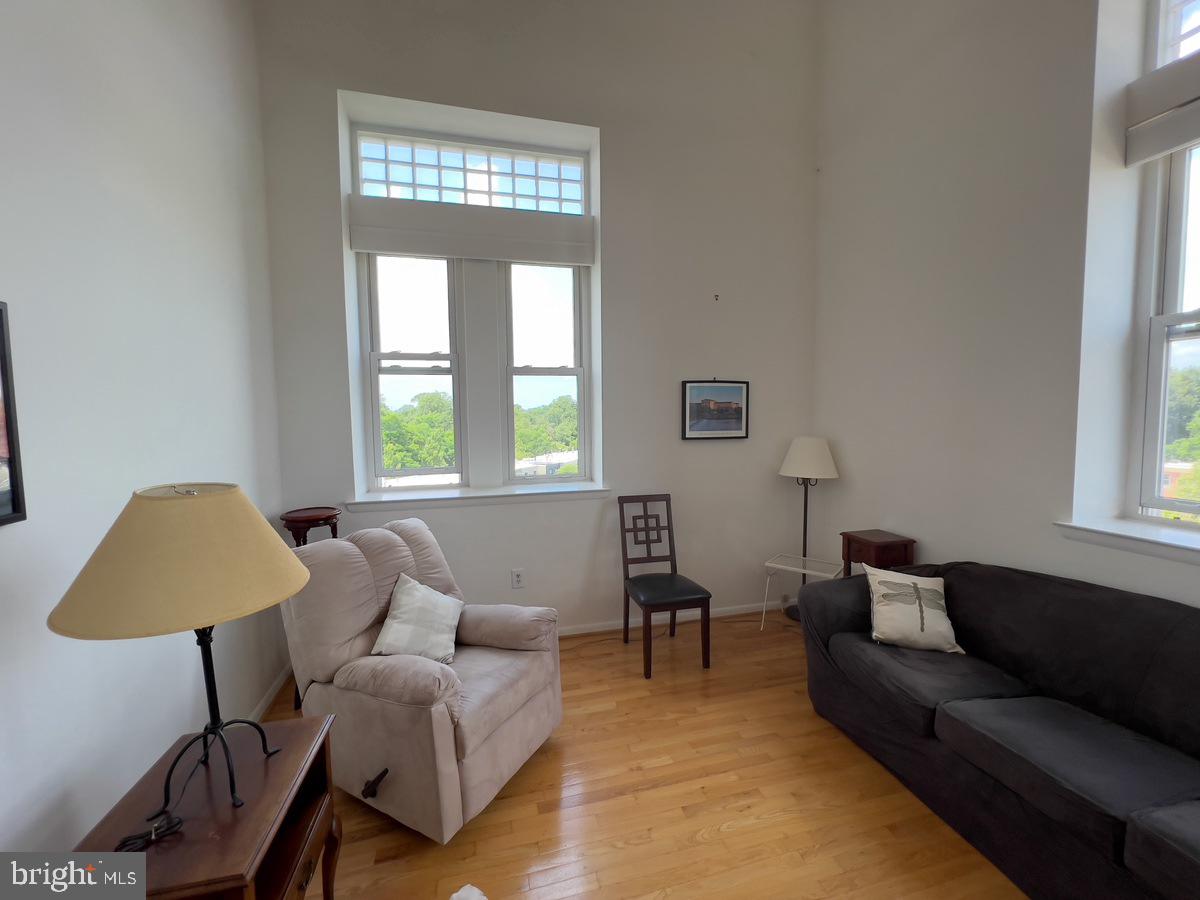 FAIRMOUNT - Residential Lease