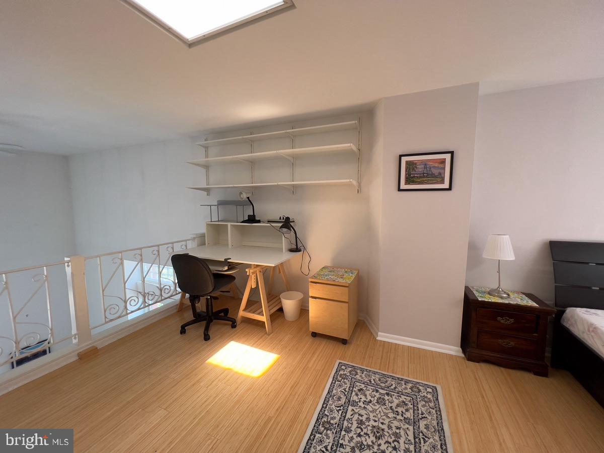 FAIRMOUNT - Residential Lease