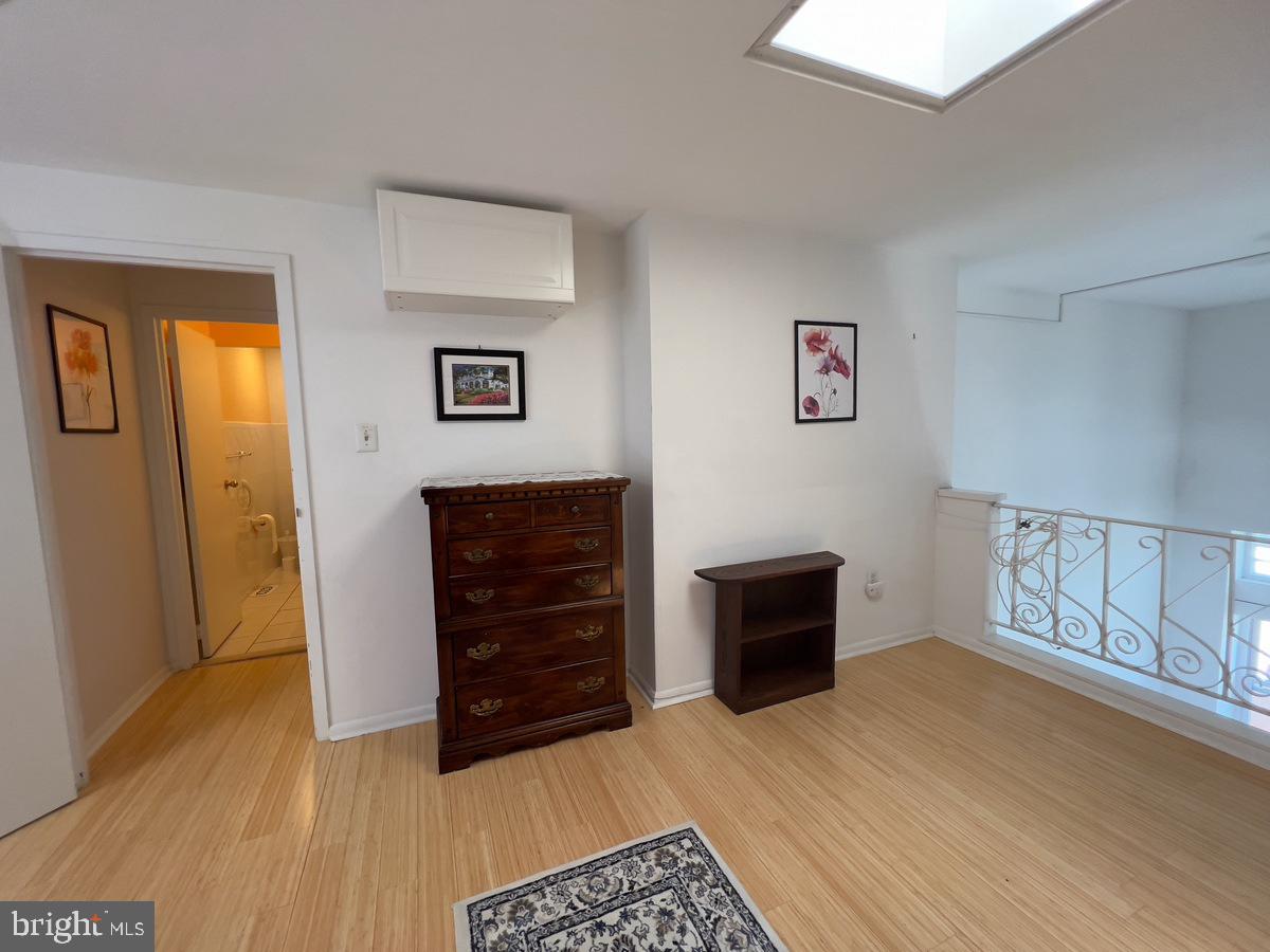 FAIRMOUNT - Residential Lease