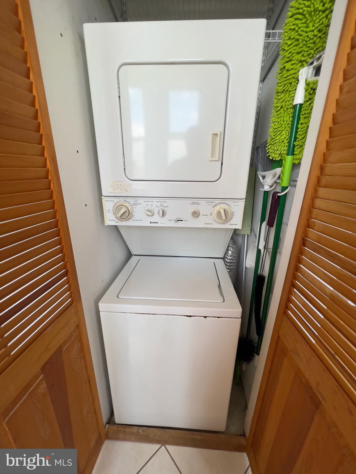 FAIRMOUNT - Residential Lease