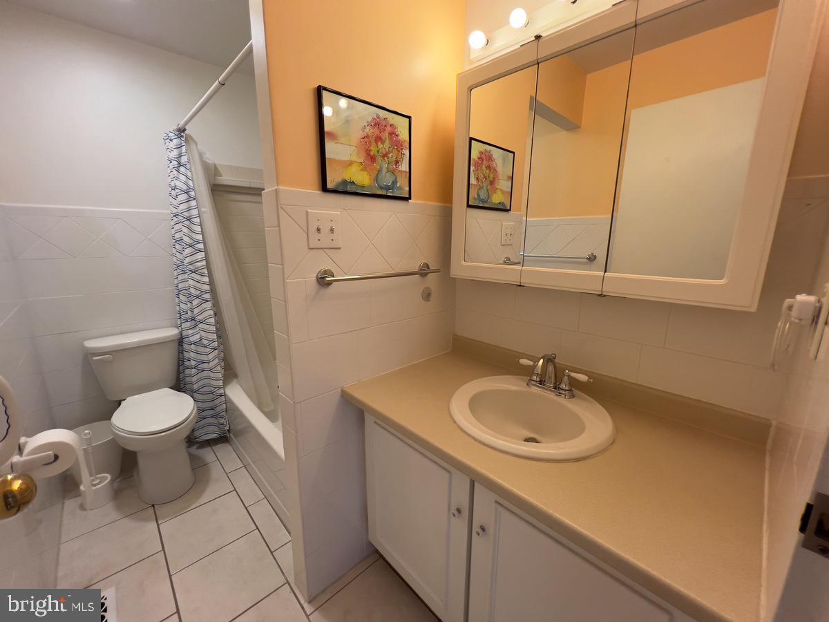 FAIRMOUNT - Residential Lease