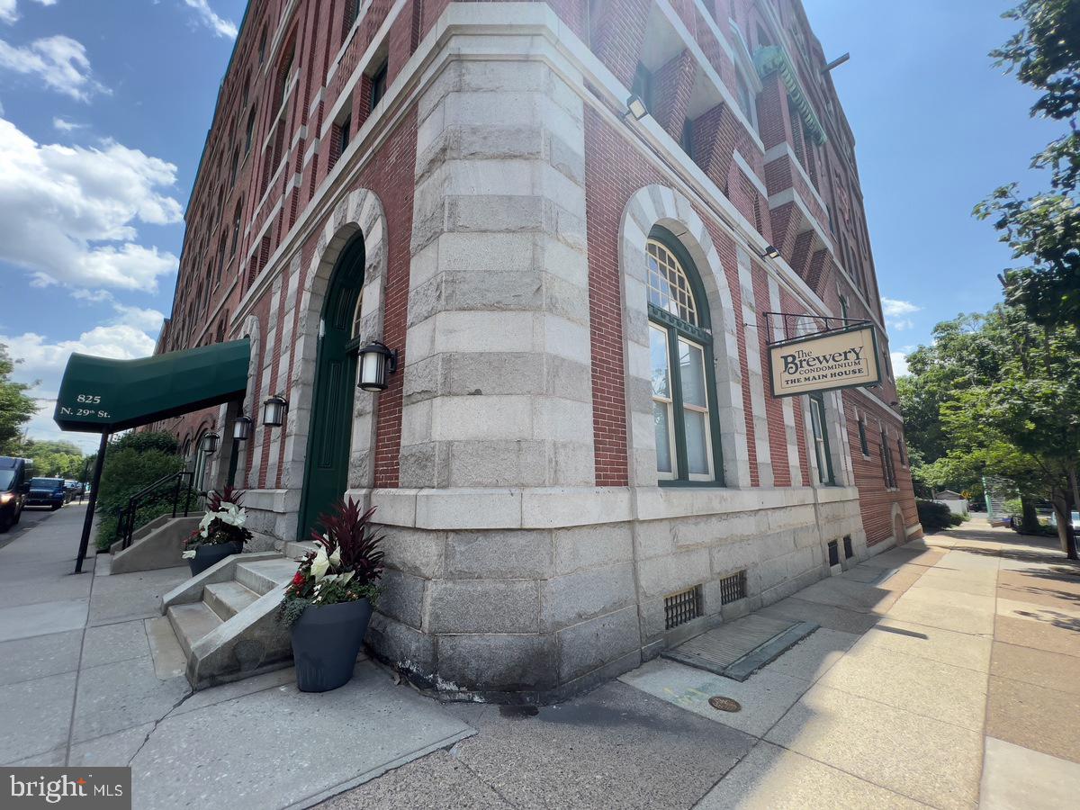 FAIRMOUNT - Residential Lease