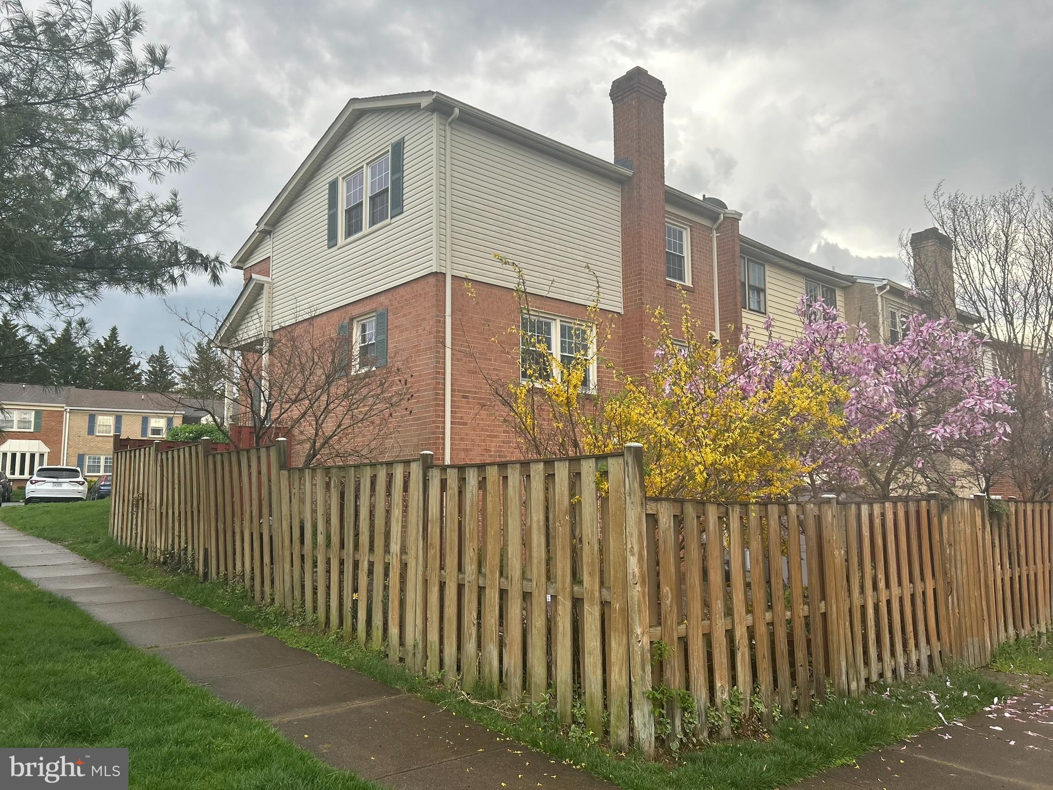 ROYAL COURT - Residential