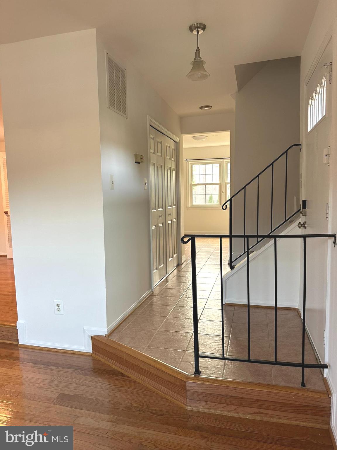 ROYAL COURT - Residential