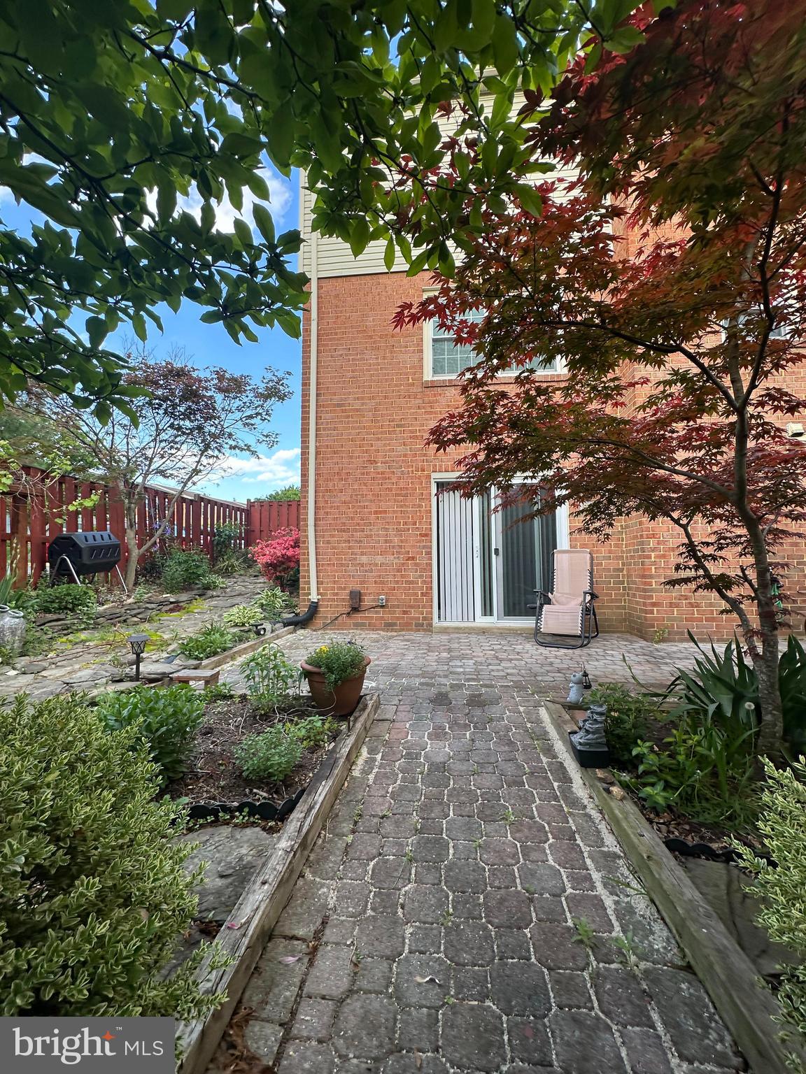 ROYAL COURT - Residential