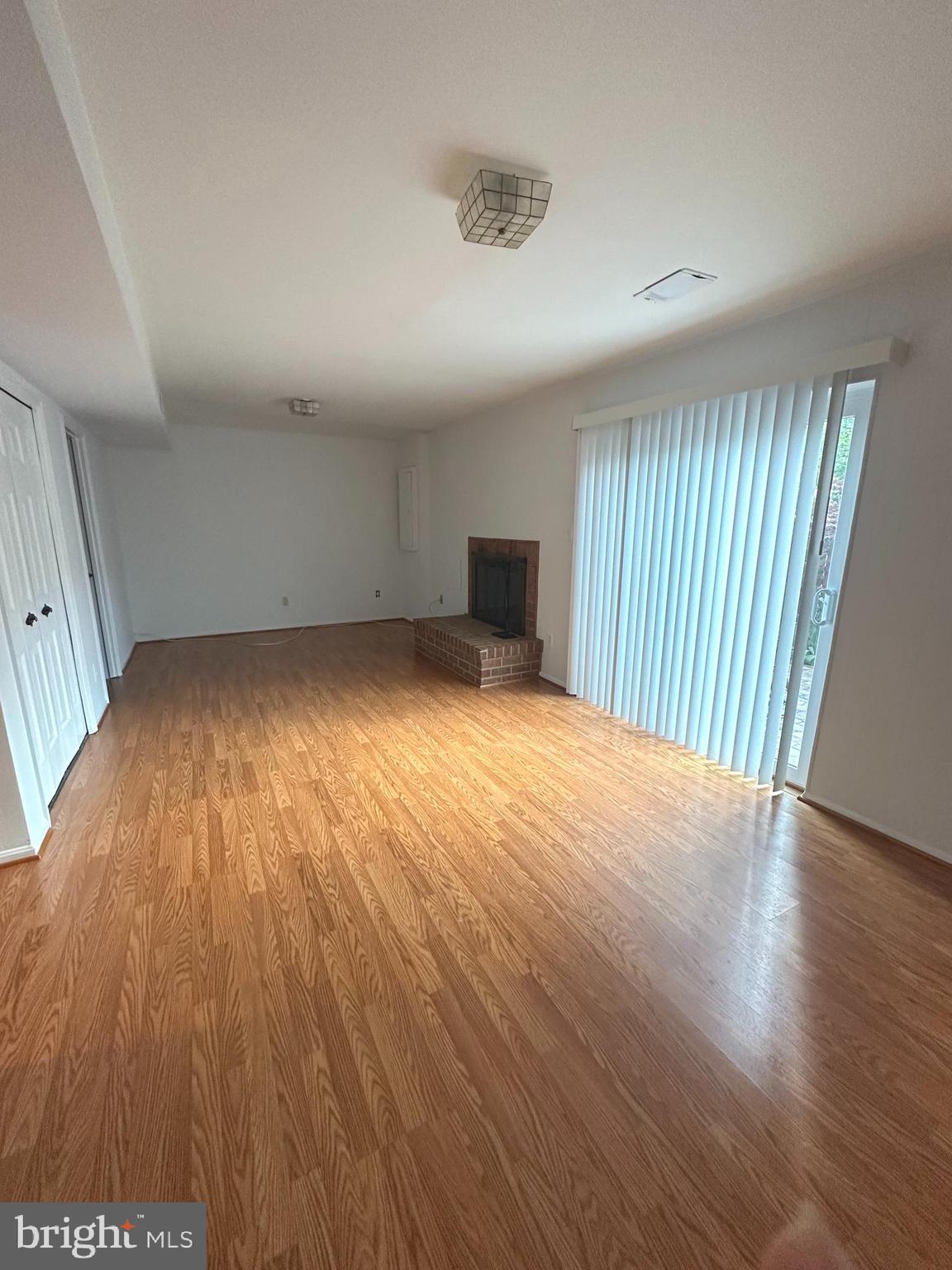 ROYAL COURT - Residential