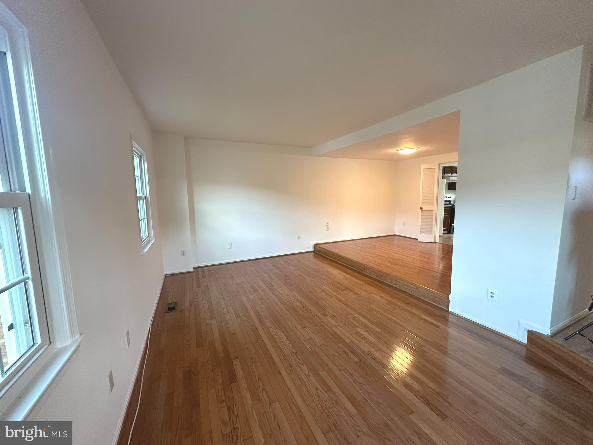 ROYAL COURT - Residential