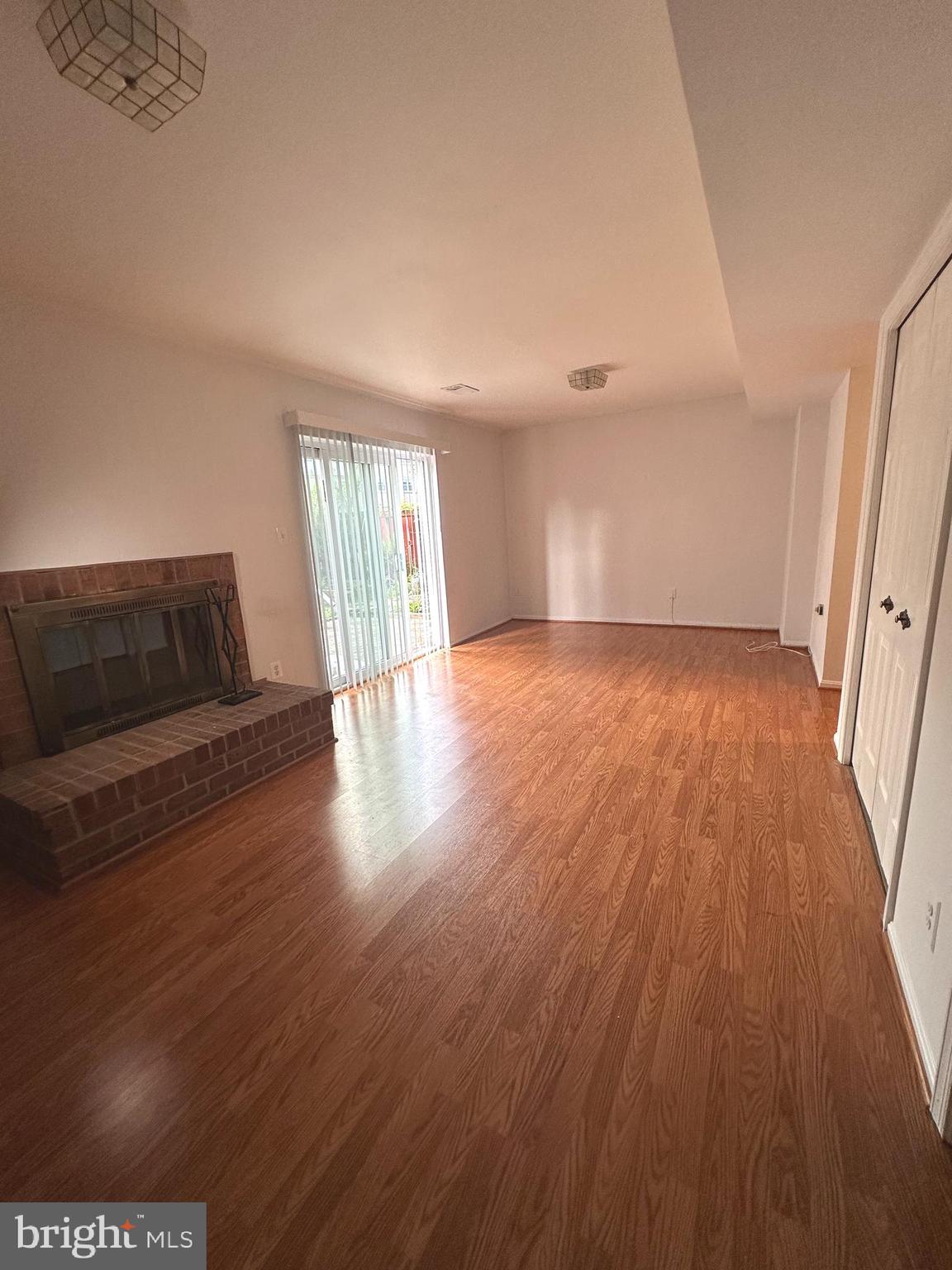 ROYAL COURT - Residential