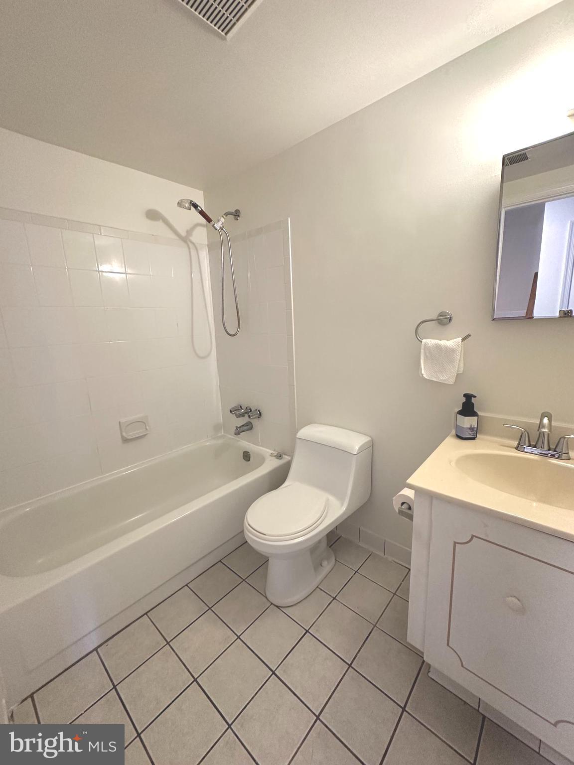 ROYAL COURT - Residential