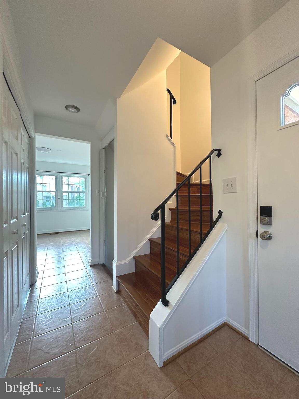 ROYAL COURT - Residential