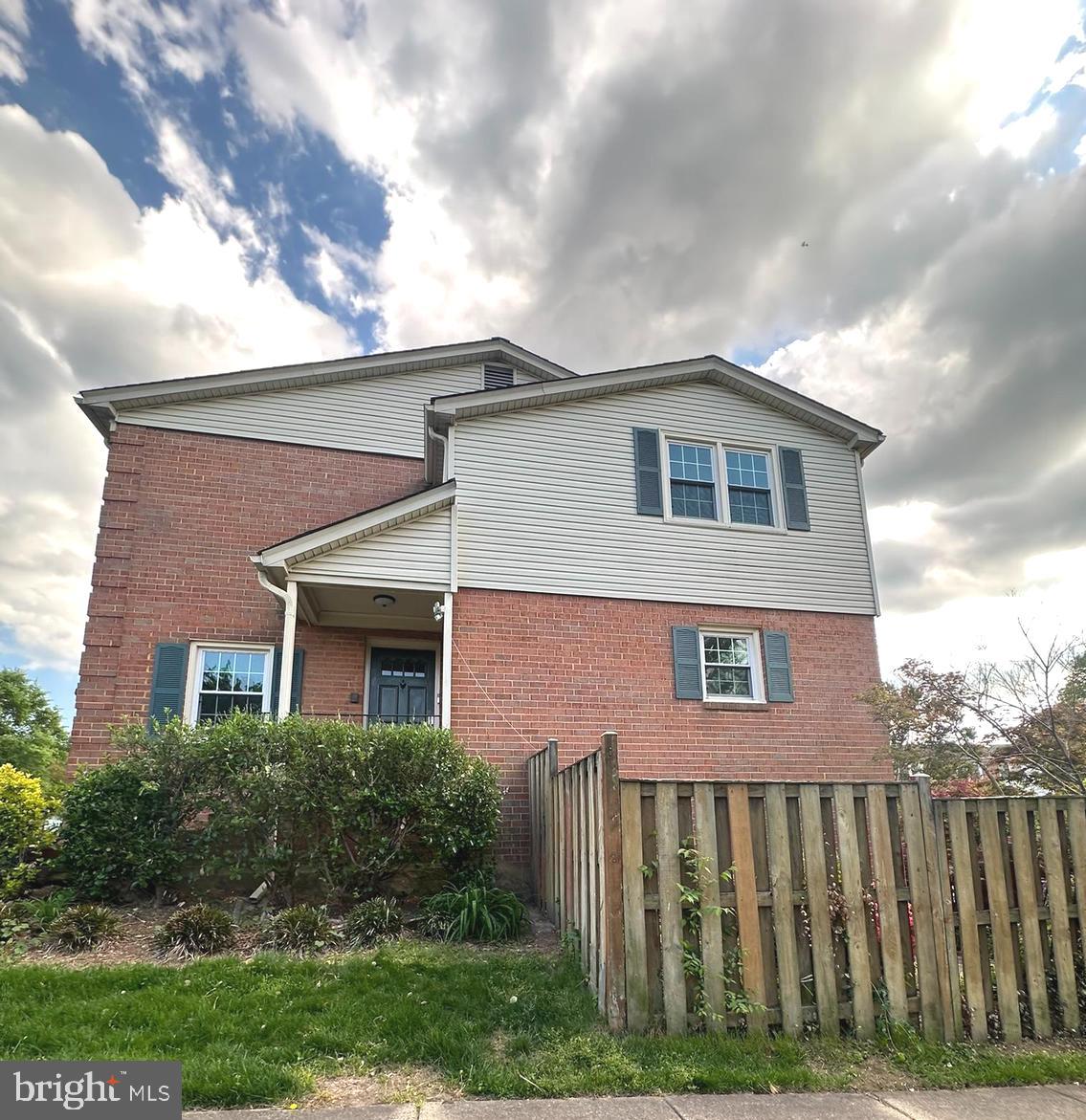 ROYAL COURT - Residential