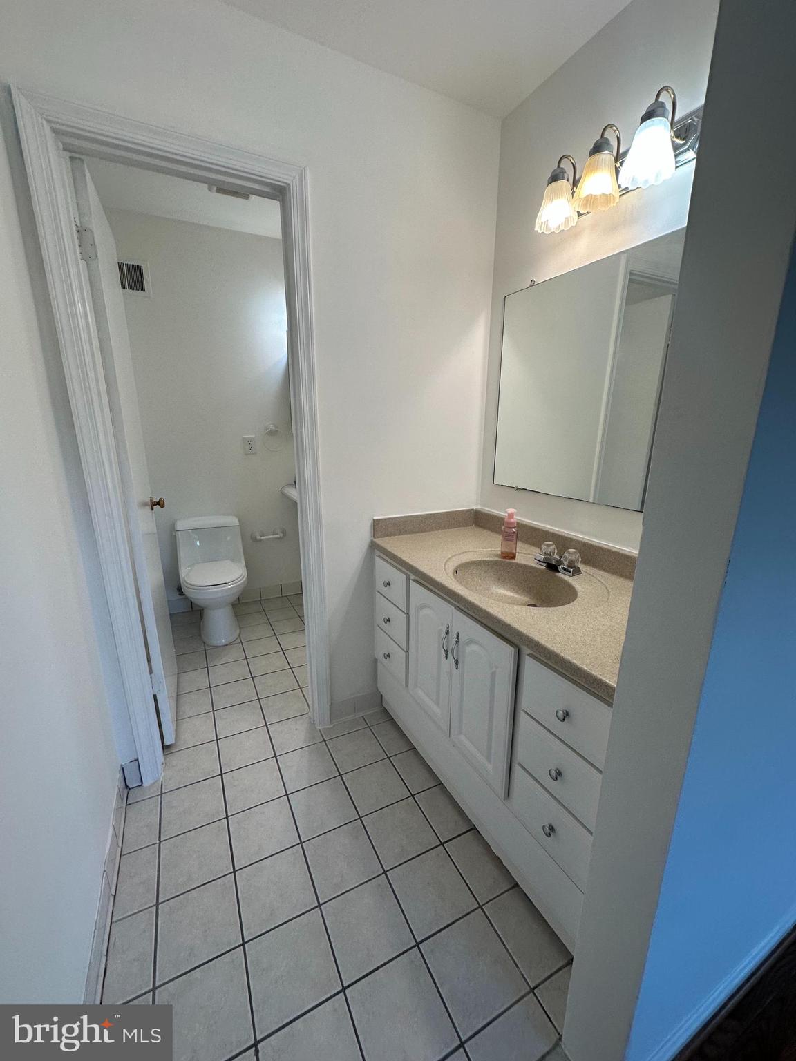 ROYAL COURT - Residential