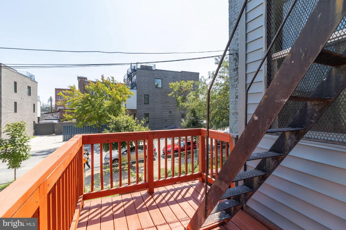 EAST BALTIMORE MIDWAY - Residential