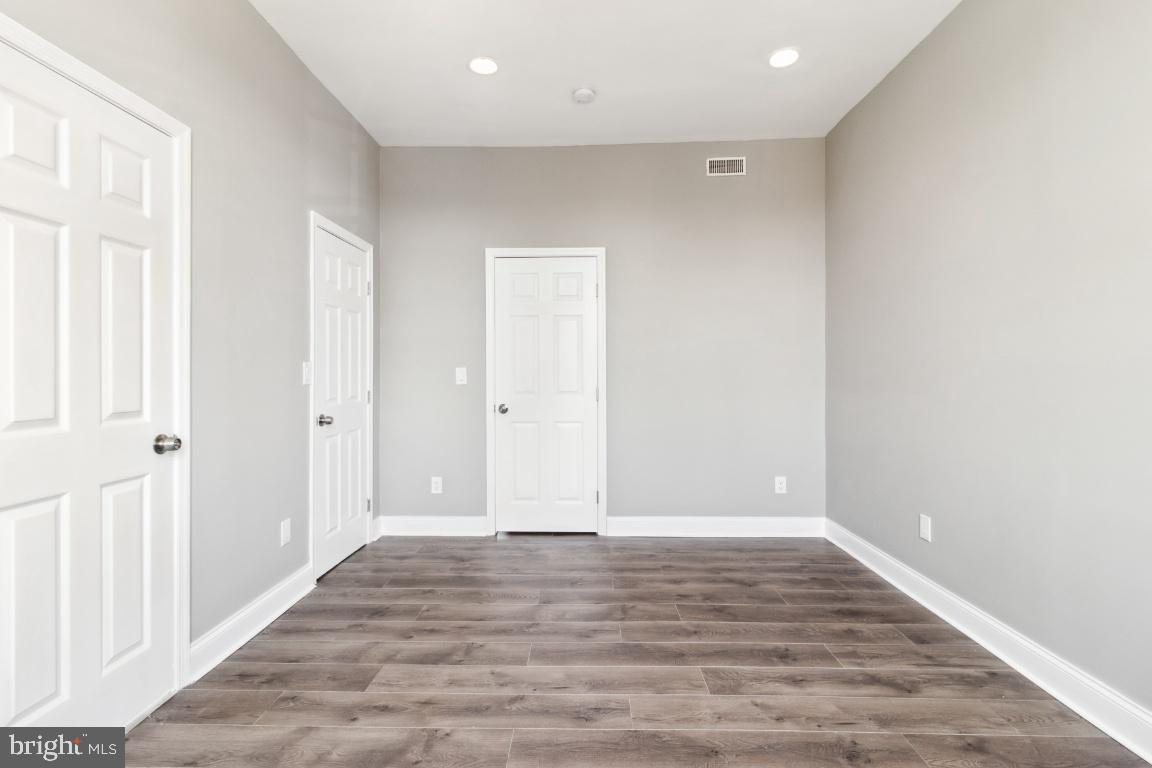 EAST BALTIMORE MIDWAY - Residential