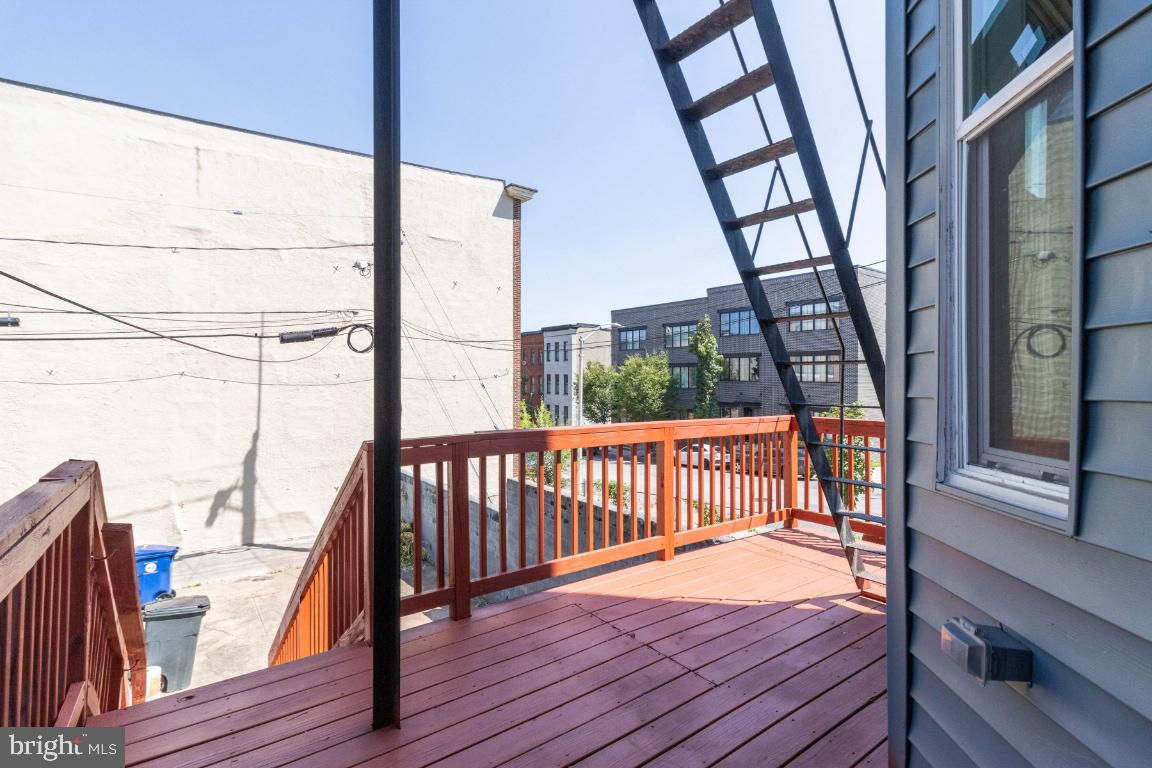 EAST BALTIMORE MIDWAY - Residential