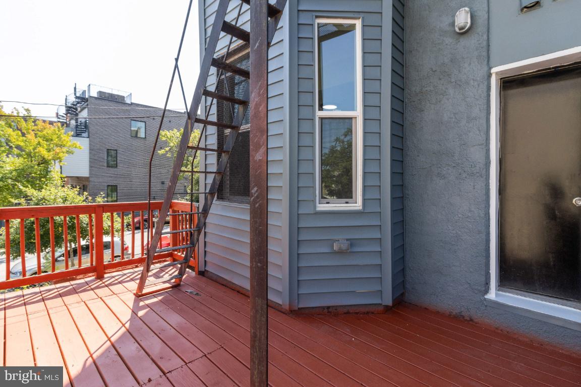 EAST BALTIMORE MIDWAY - Residential