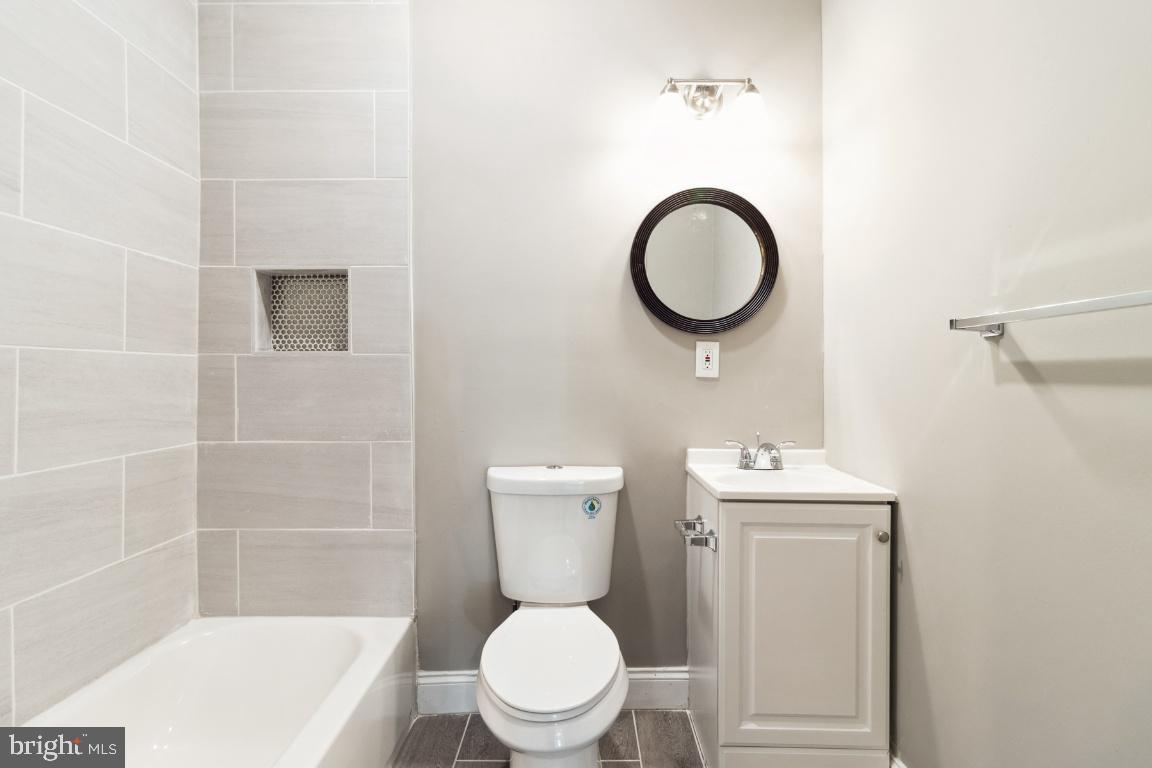 EAST BALTIMORE MIDWAY - Residential