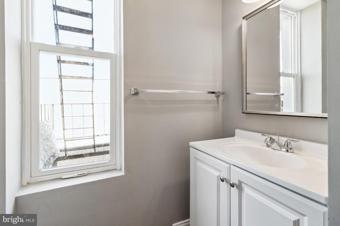 EAST BALTIMORE MIDWAY - Residential