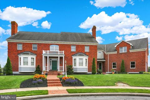 Homes For Sale - 324 W Orchard Drive<br/> PALMYRA, PA 17078