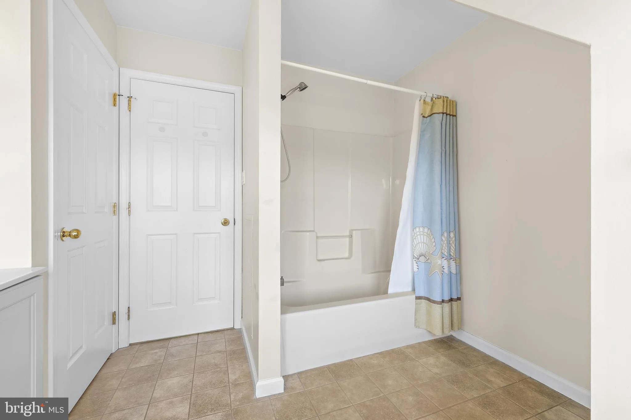 Manahawkin, New Jersey 08050, United States, 3 Bedrooms Bedrooms, ,4 BathroomsBathrooms,Residential,Active,150874