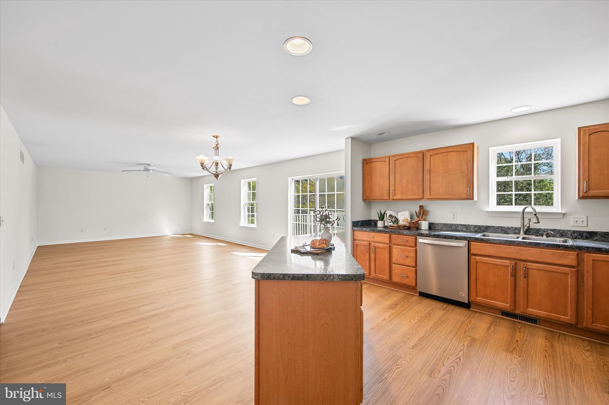 SEAWINDS - Residential