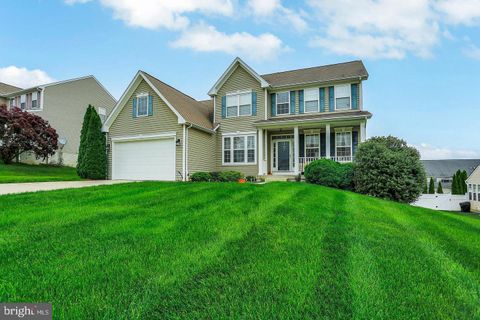 35 VISTA LOOP HANOVER PA 17331