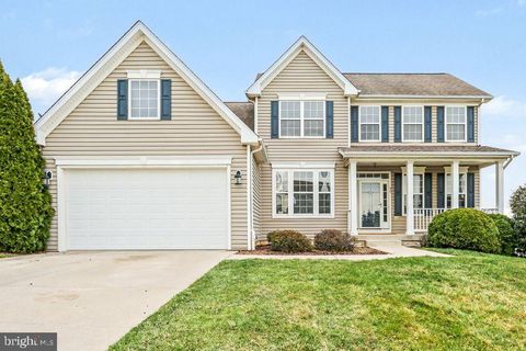 Homes For Sale - 35 Vista Loop<br/> HANOVER, PA 17331