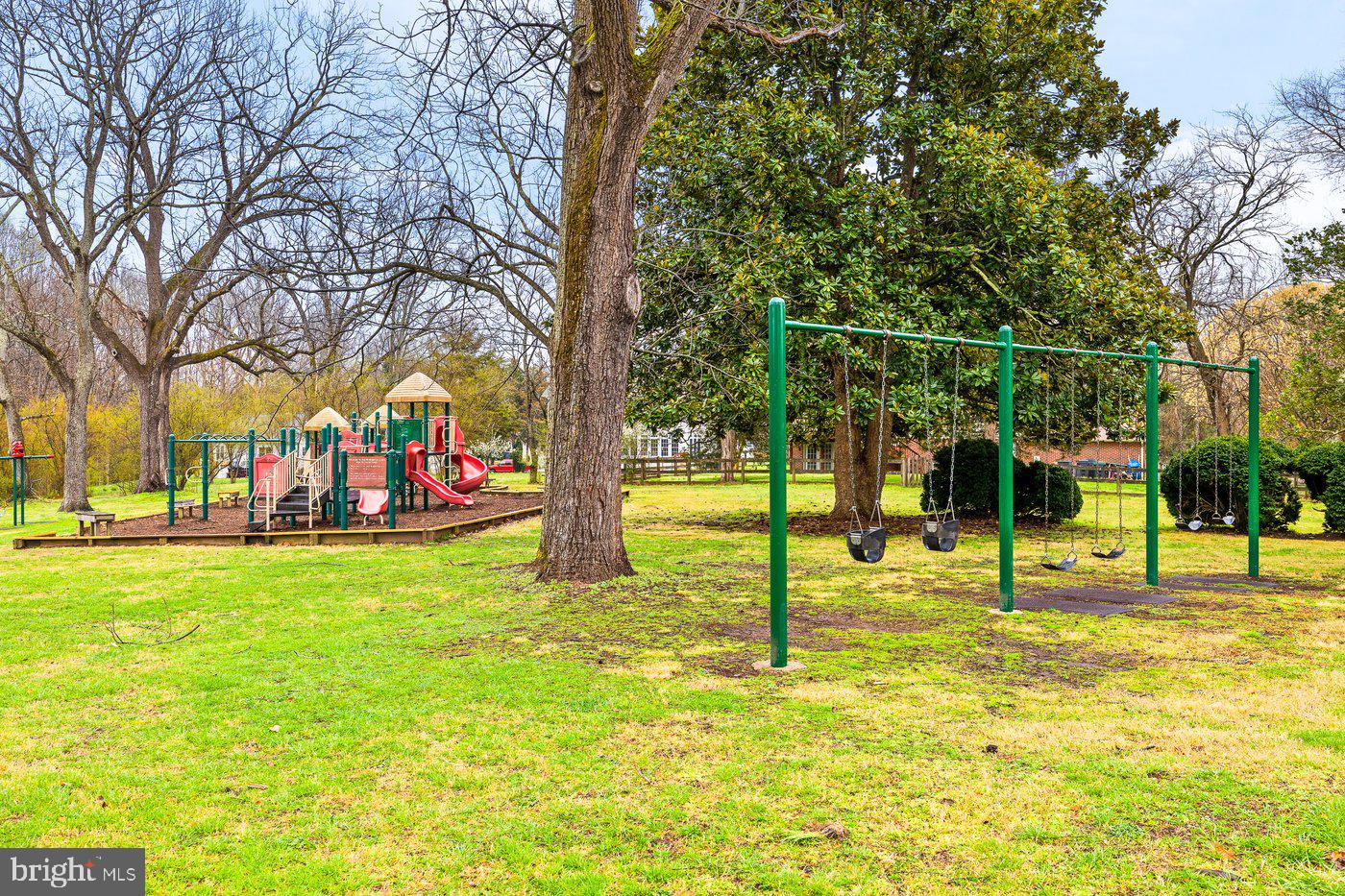 PRESIDENTIAL LAKES - Residential