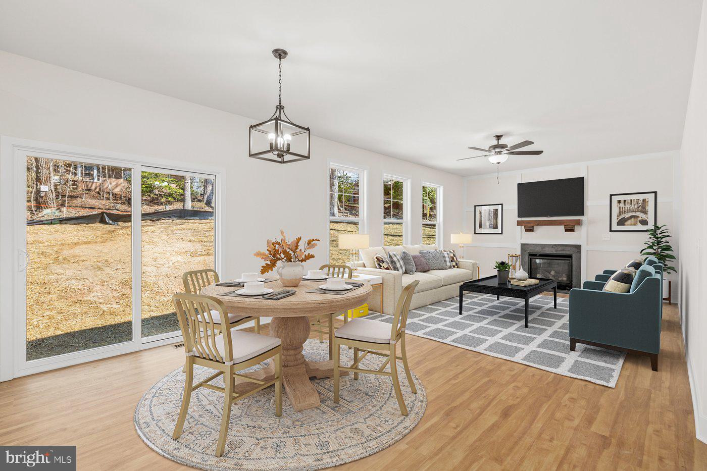 PRESIDENTIAL LAKES - Residential