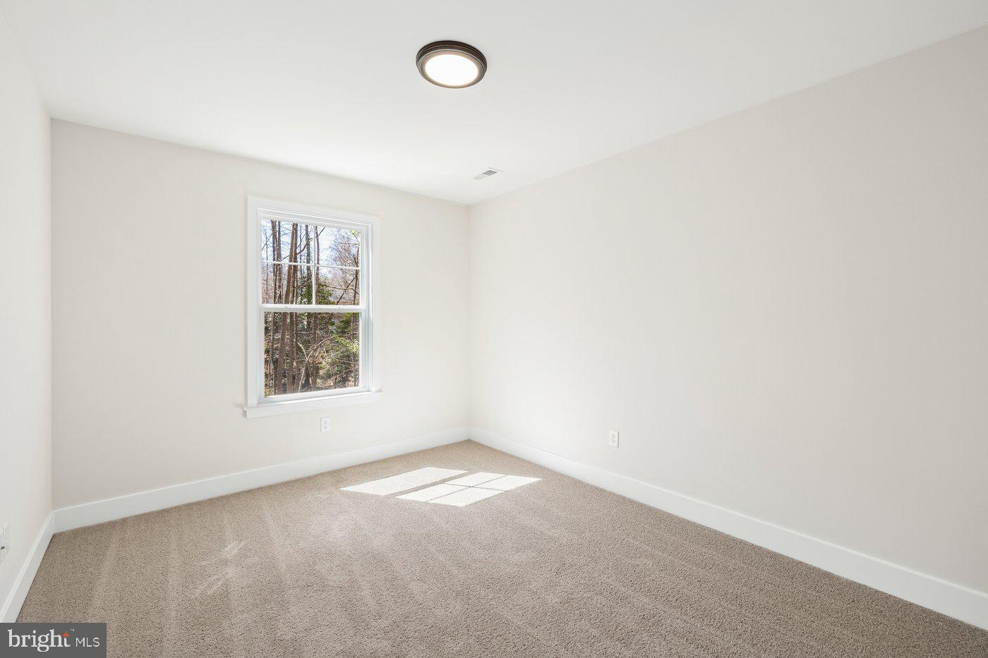 PRESIDENTIAL LAKES - Residential