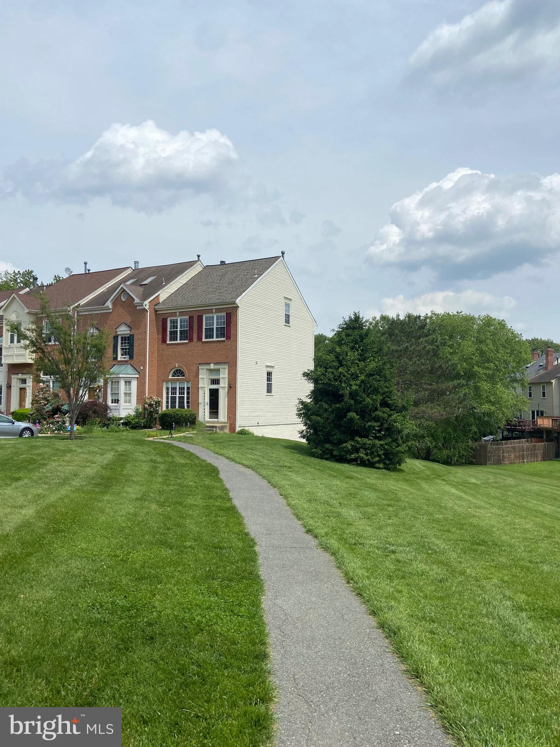 GERMANTOWN ESTATES - Residential Lease