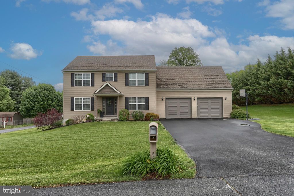 Photo of 2 Freys Road, ELIZABETHTOWN, PA 17022 (MLS # PALA2087320)