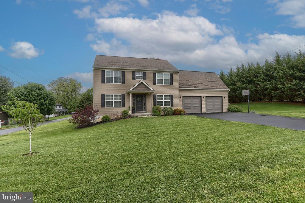 Photo of 2 Freys Road, ELIZABETHTOWN, PA 17022 (MLS # PALA2087320)