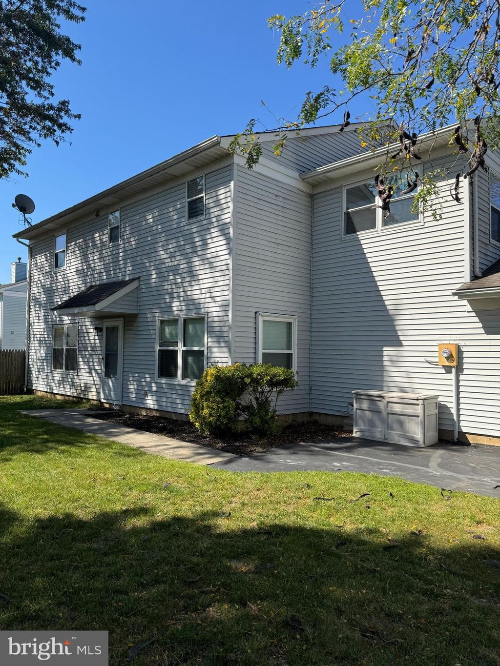 Photo of 20 Spyglass Court, HIGHTSTOWN, NJ 08520 (MLS # NJME2066130)