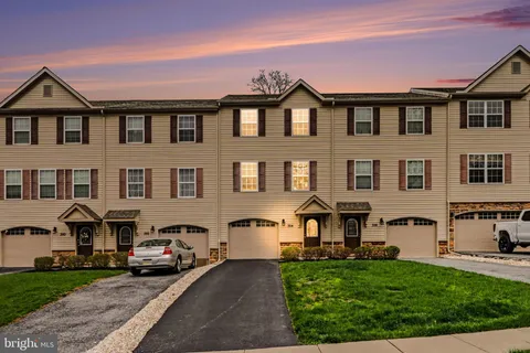 354 Weatherstone Drive Unit 48, New Cumberland, PA 17070 - #: PAYK2099032
