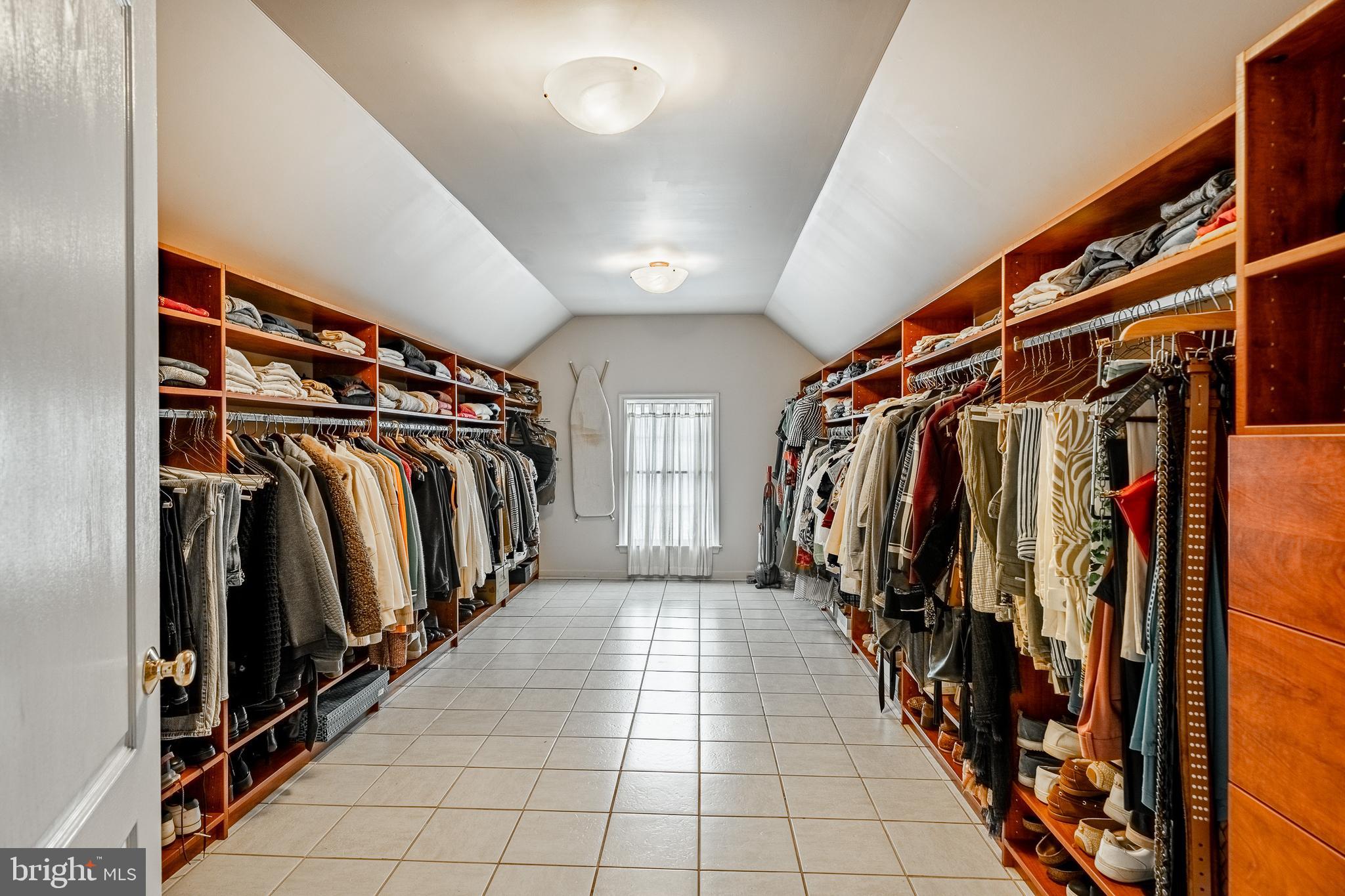 LAKERIDGE - Residential