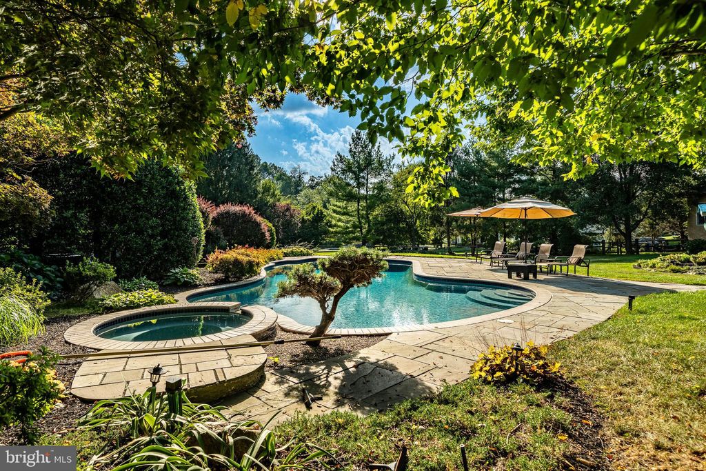 Photo of 19 Founders Way, DOWNINGTOWN, PA 19335 (MLS # PACT2116568)