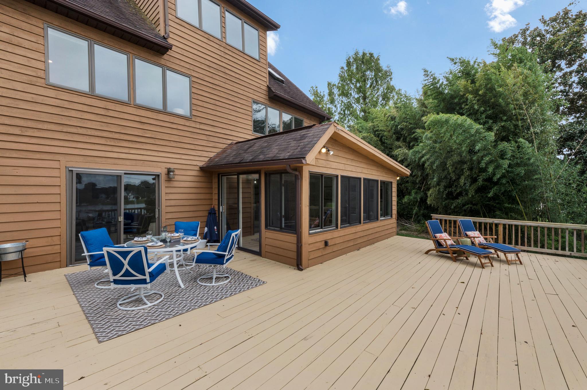 EDGEWATER - Residential