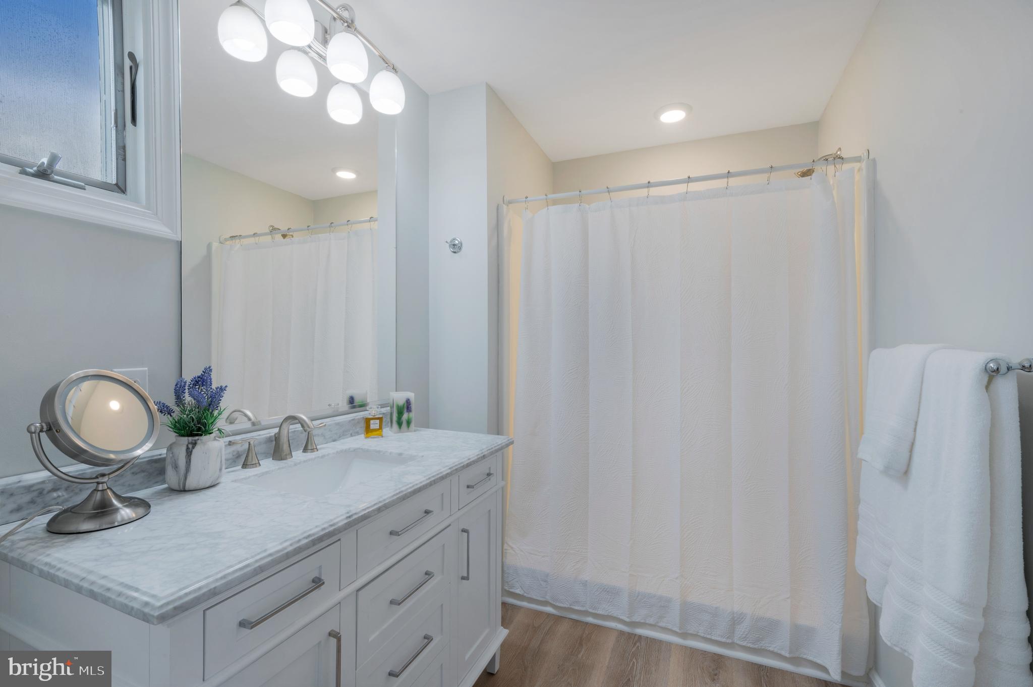 EDGEWATER - Residential