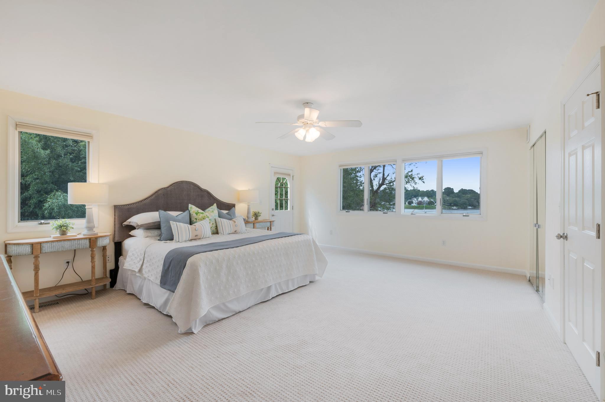 EDGEWATER - Residential