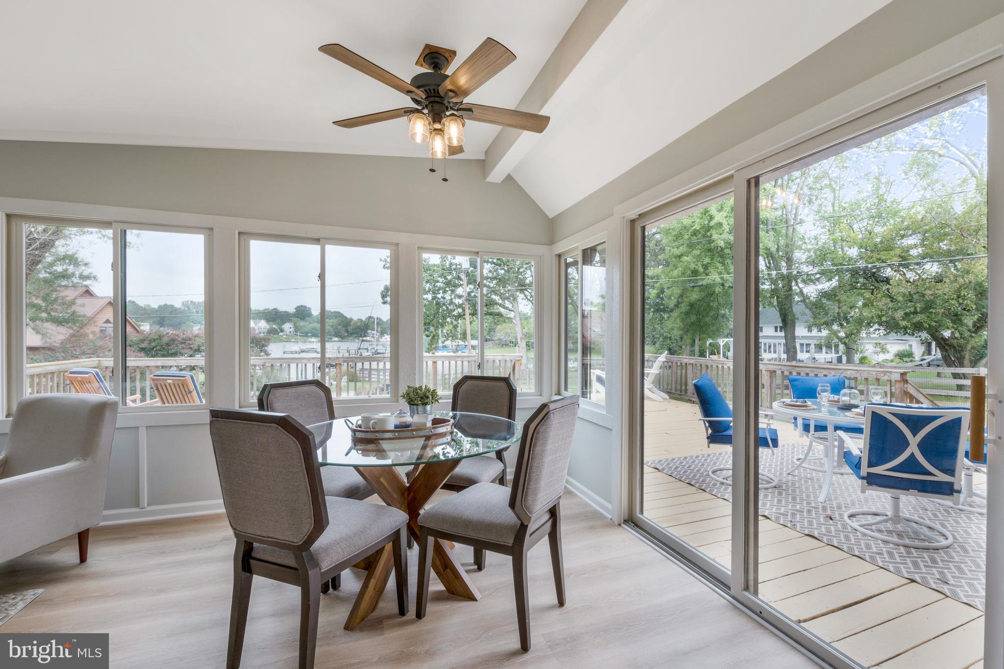 EDGEWATER - Residential