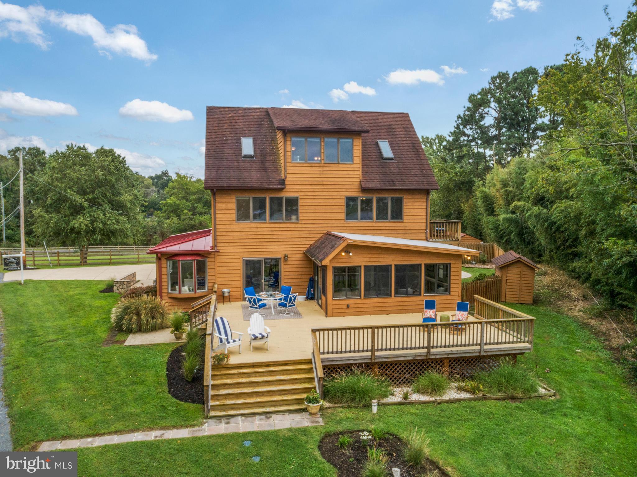 EDGEWATER - Residential