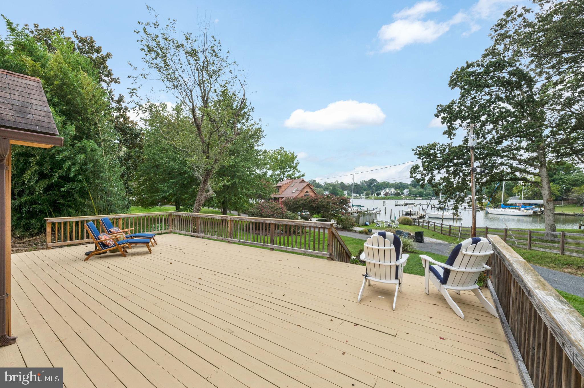 EDGEWATER - Residential