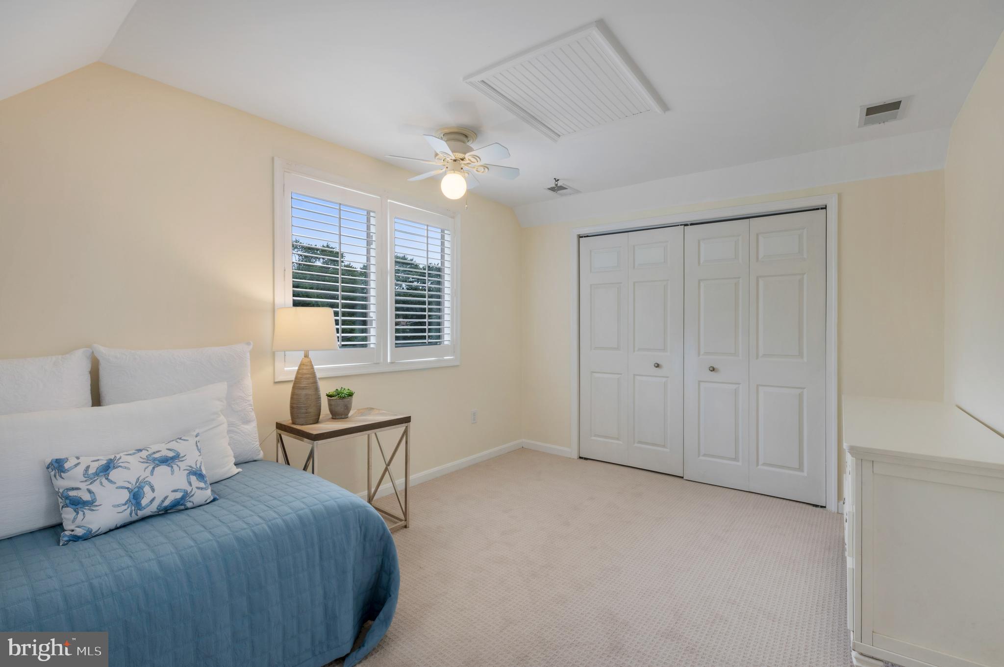 EDGEWATER - Residential