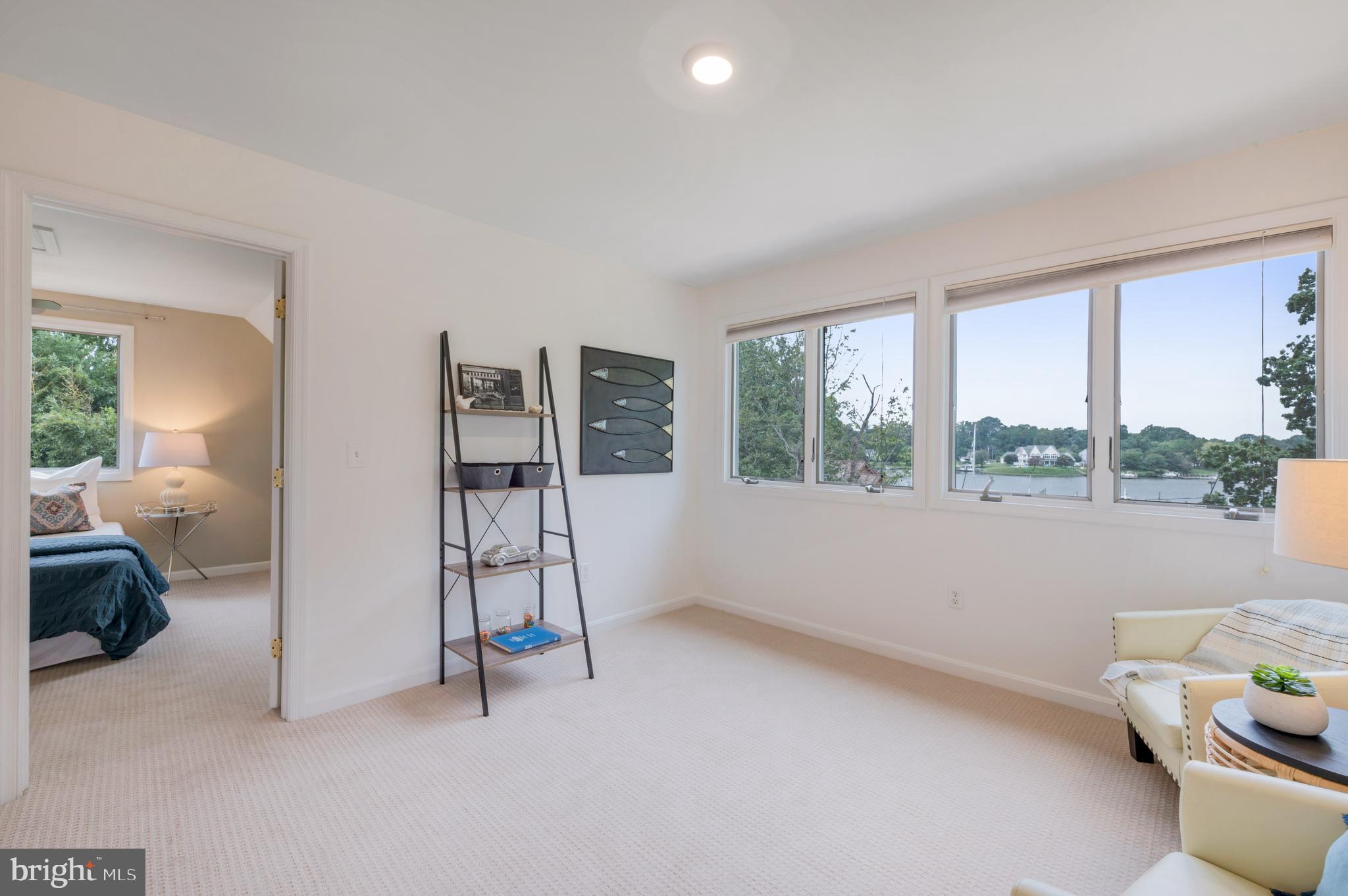 EDGEWATER - Residential