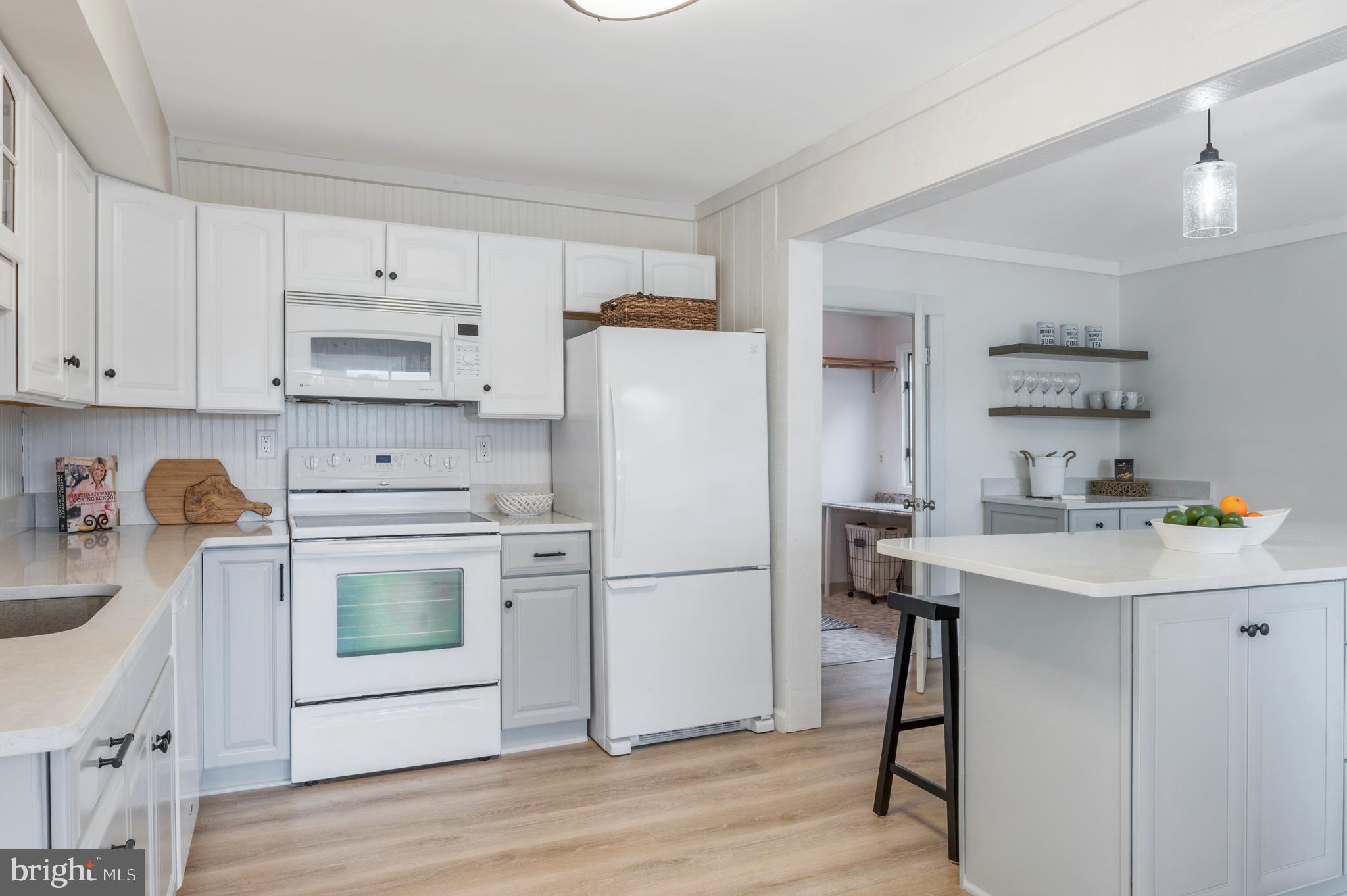 EDGEWATER - Residential