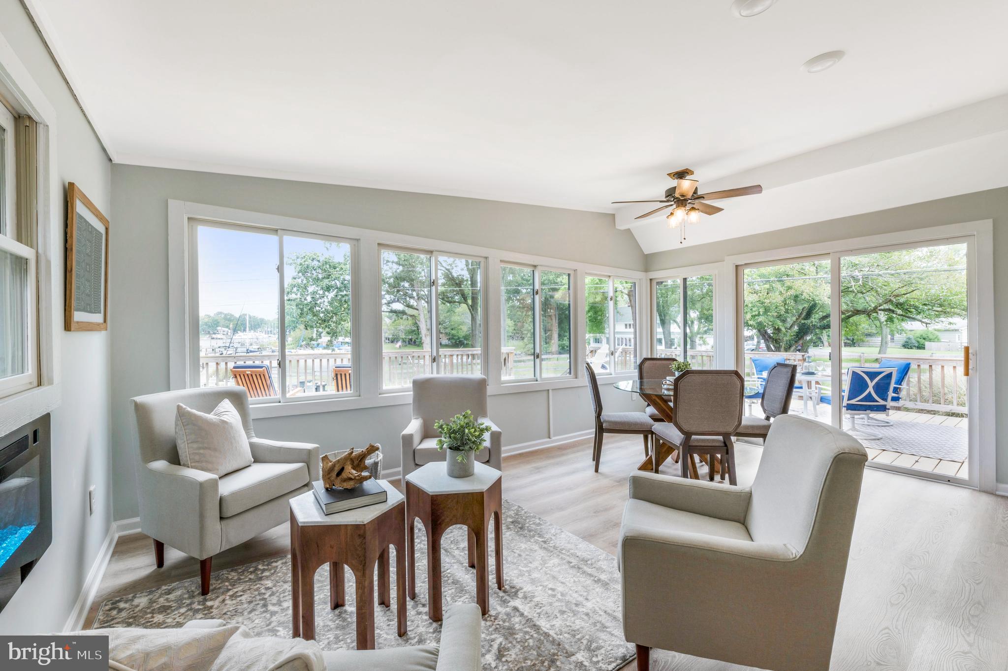 EDGEWATER - Residential