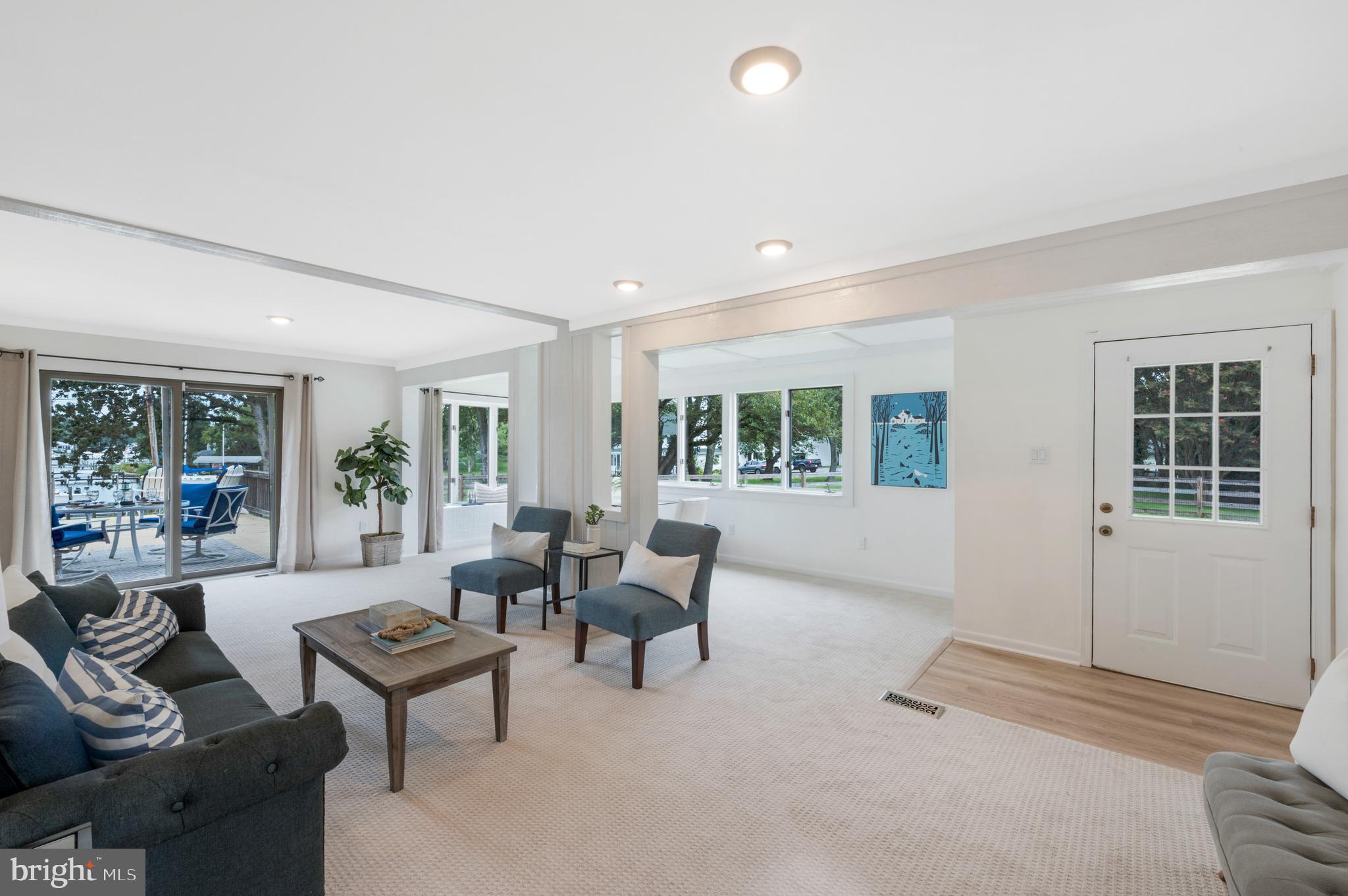 EDGEWATER - Residential