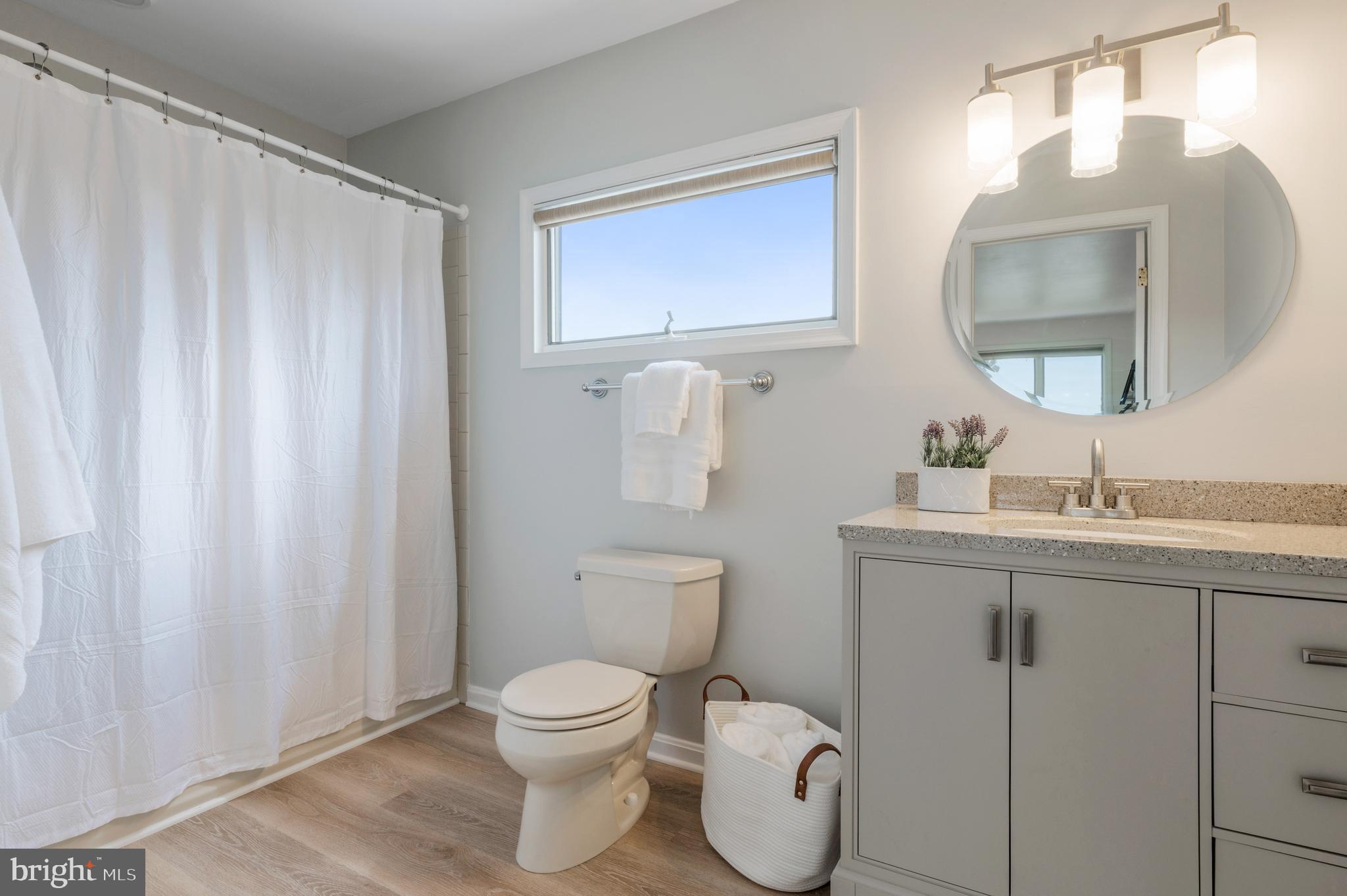 EDGEWATER - Residential